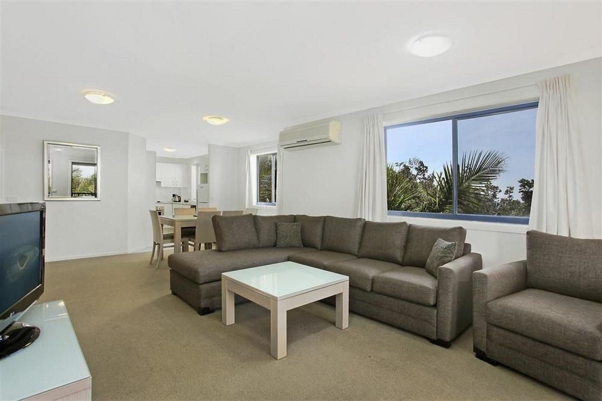 South Pacific Apartments พอร์ตแมคควอรี ภายนอก รูปภาพ