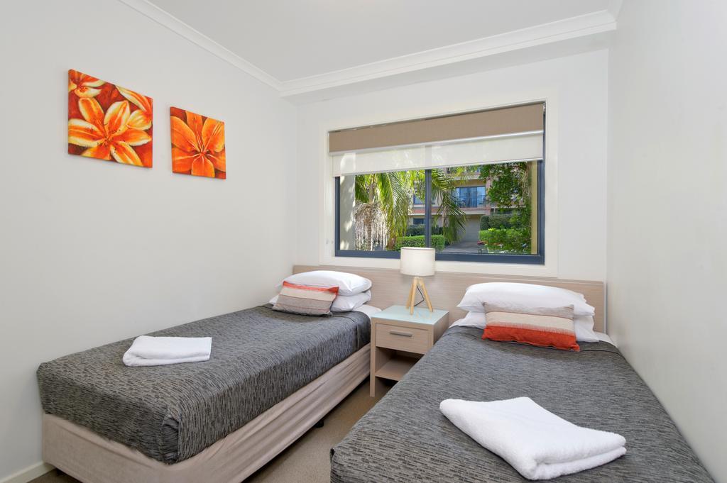 South Pacific Apartments พอร์ตแมคควอรี ภายนอก รูปภาพ