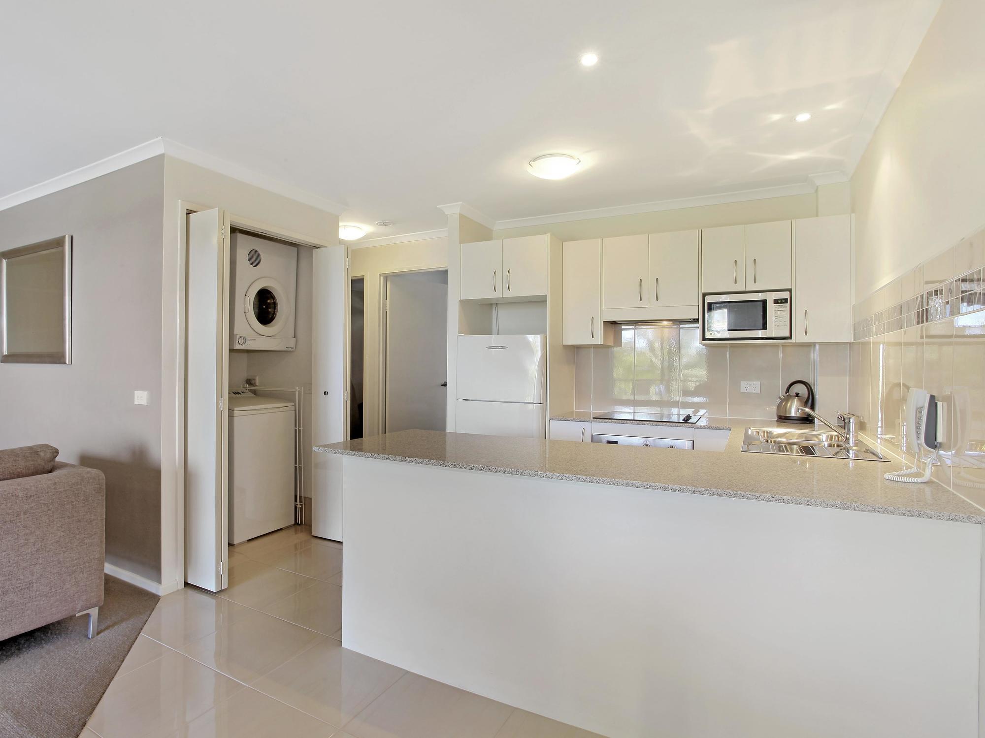 South Pacific Apartments พอร์ตแมคควอรี ภายนอก รูปภาพ