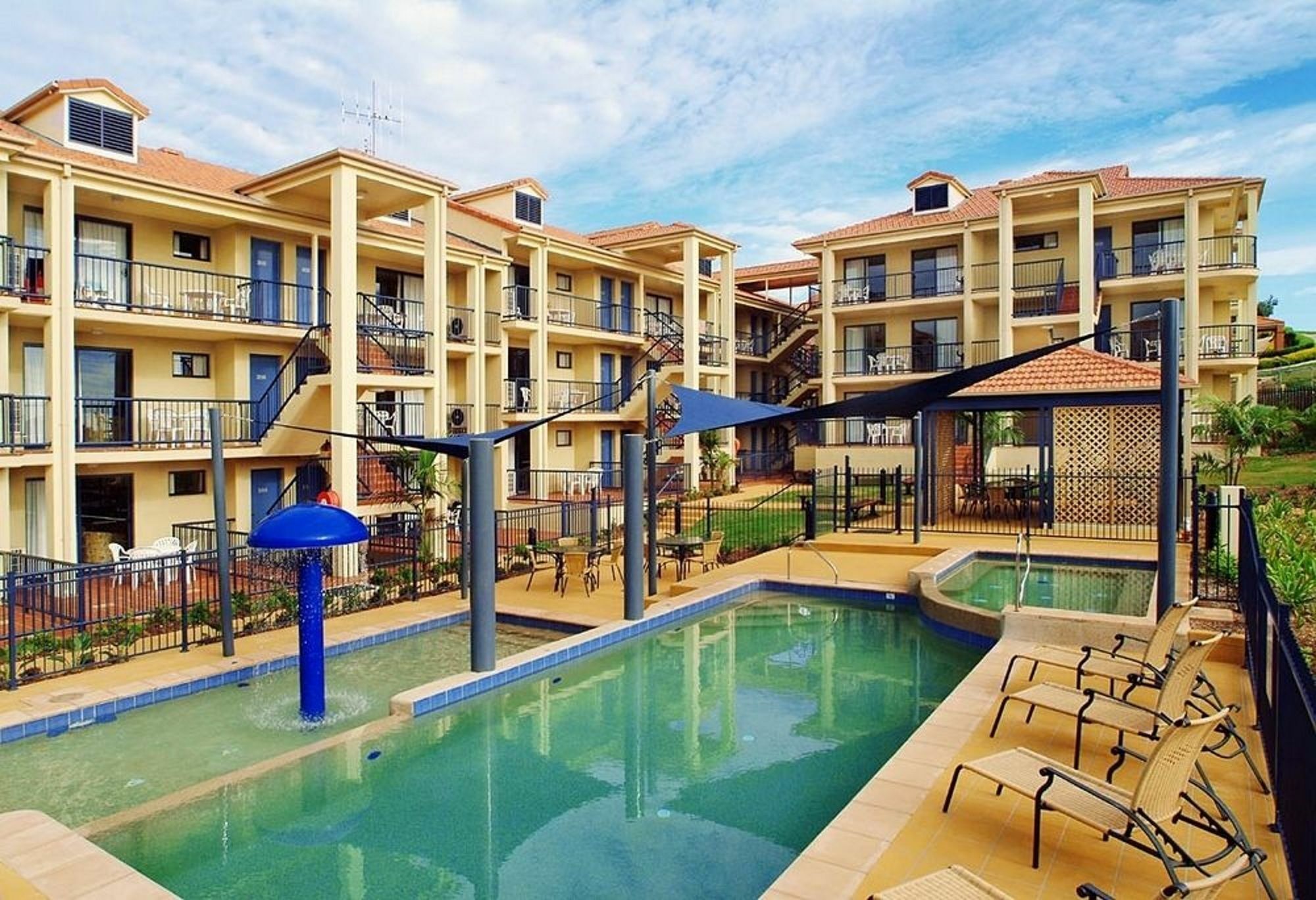 South Pacific Apartments พอร์ตแมคควอรี ภายนอก รูปภาพ